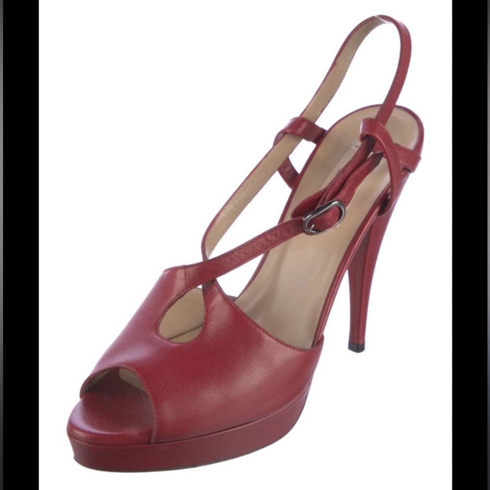 Valentino Leather platform, pumps, heels Keyhole Accent red Sz 40/ 5” heel